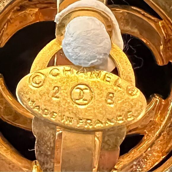 Chanel Vintage Gold Hammered Logo Cutout Clip On - Picture 6 of 11